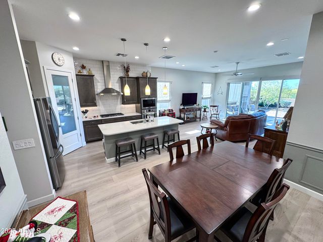 21622 N 58TH Street, Phoenix, AZ 85054