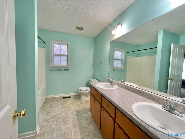 186 Hollington Drive, Huntsville, AL 35811