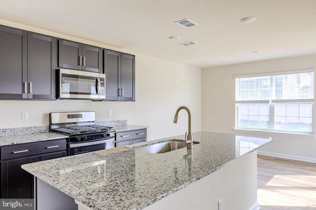 110 CHARING CROSS DR, Stephens City, VA 22655