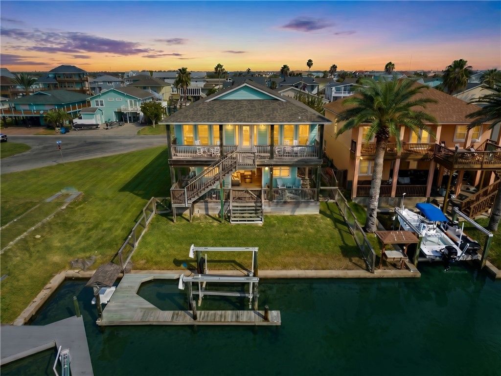 181 Port Saint Claire, City by the Sea, TX 78336 — exterior