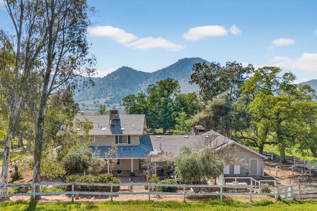 6846 Chaparral Dr, Sanger, CA 93657