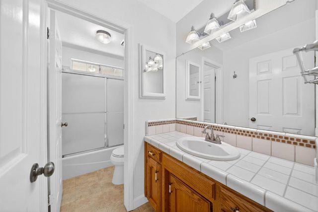 6846 Chaparral Dr, Sanger, CA 93657