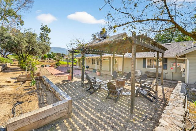 6846 Chaparral Dr, Sanger, CA 93657