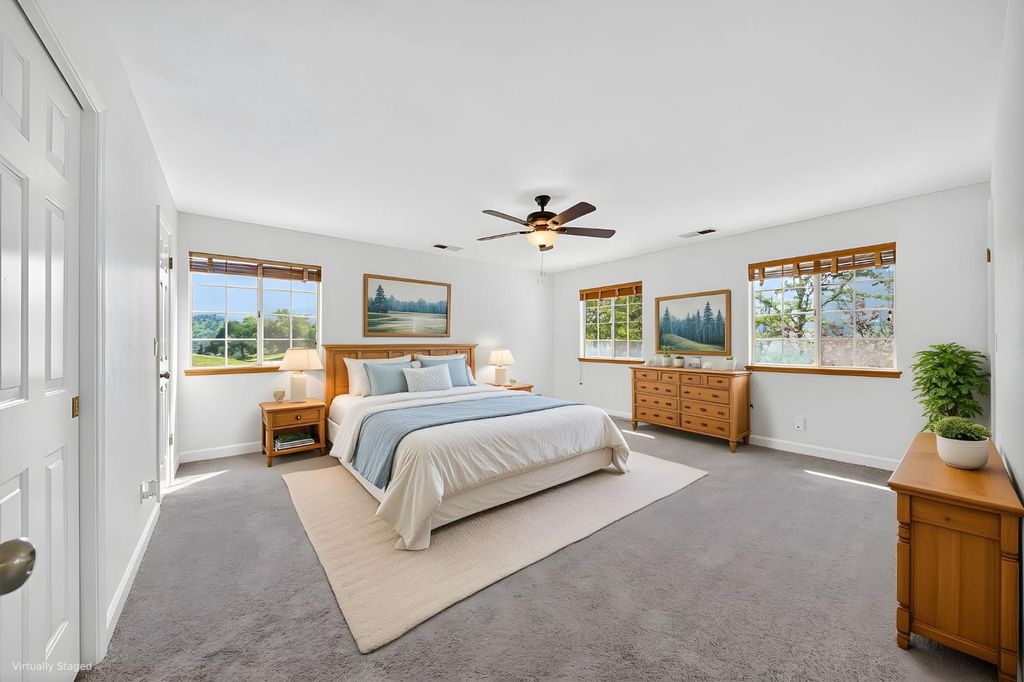 Image 21 of property listing at 6846 Chaparral Dr, Sanger, CA 93657