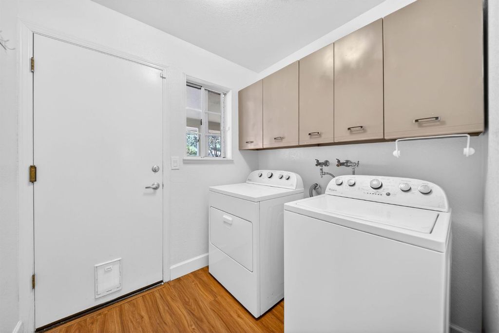 Image 25 of property listing at 6846 Chaparral Dr, Sanger, CA 93657