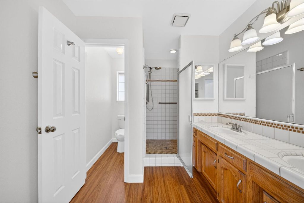 Image 26 of property listing at 6846 Chaparral Dr, Sanger, CA 93657