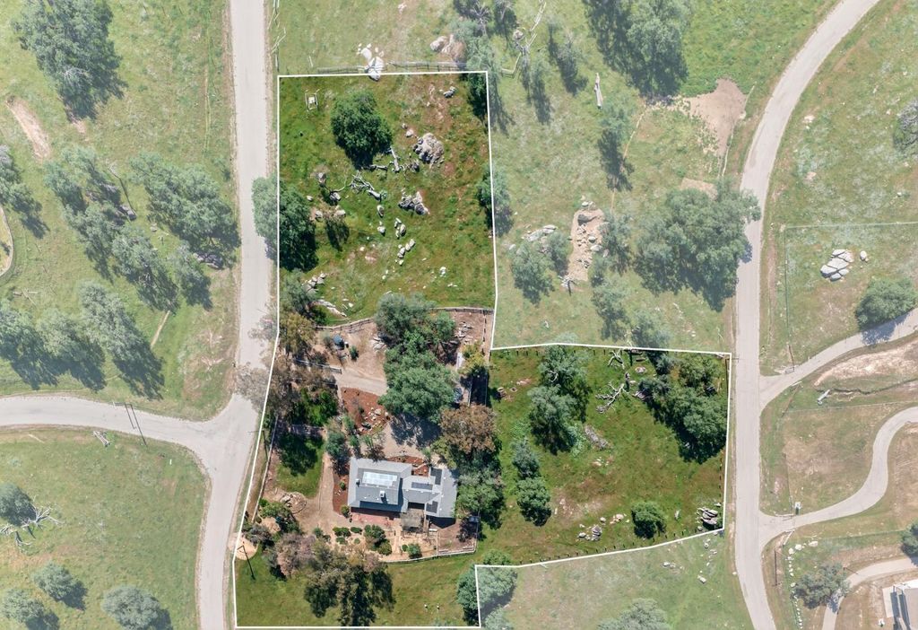 Image 29 of property listing at 6846 Chaparral Dr, Sanger, CA 93657