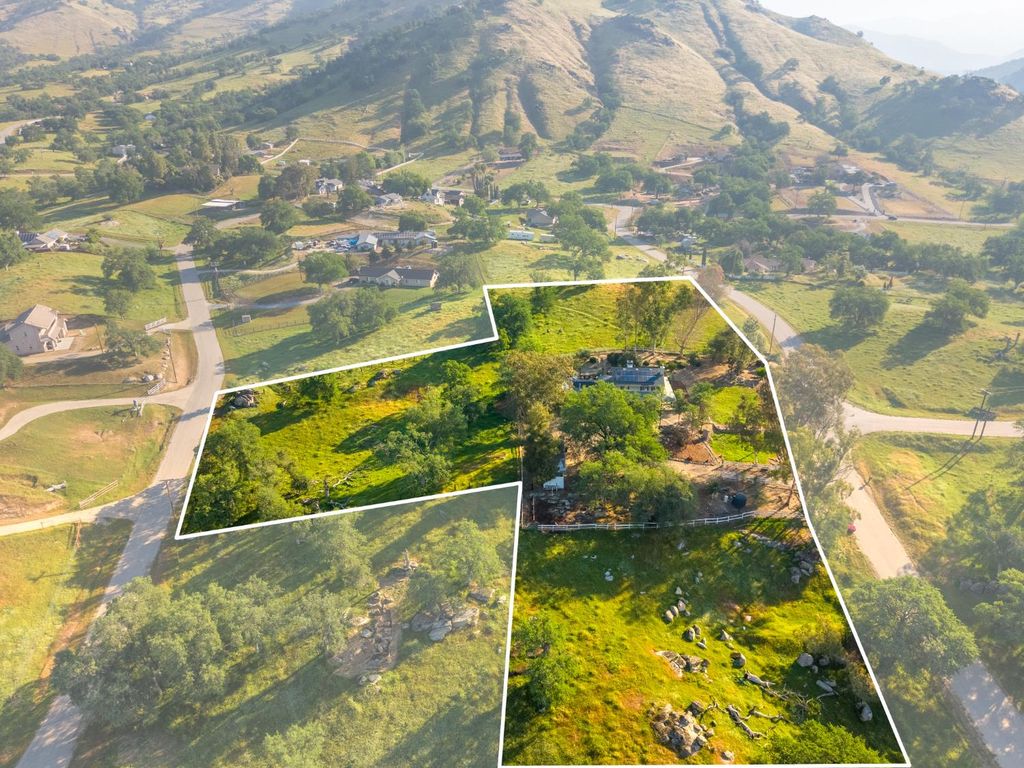 Image 32 of property listing at 6846 Chaparral Dr, Sanger, CA 93657