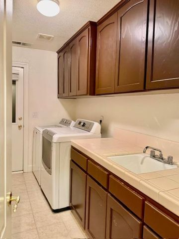 9635 N Matus Avenue, Fresno, CA 93720