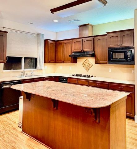 9635 N Matus Avenue, Fresno, CA 93720