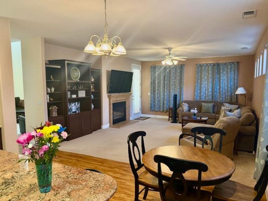 Image 4 of property listing at 9635 N Matus Avenue, Fresno, CA 93720