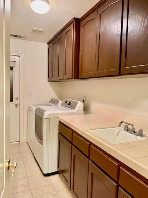 Image 8 of property listing at 9635 N Matus Avenue, Fresno, CA 93720
