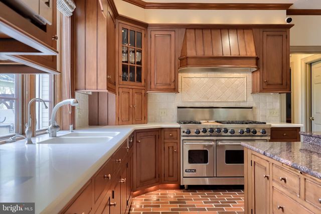 94 LEAMAN RD, Lancaster, PA 17603