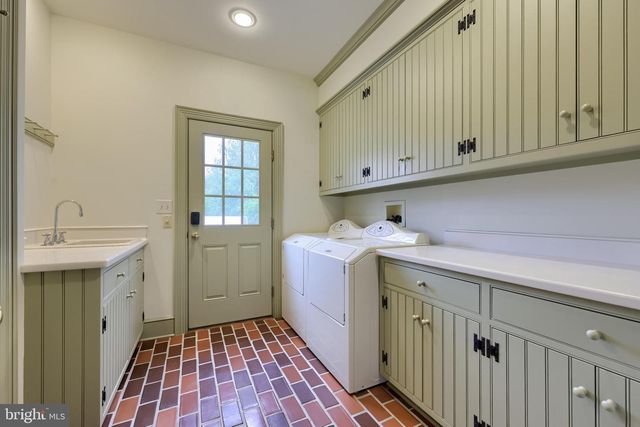 94 LEAMAN RD, Lancaster, PA 17603