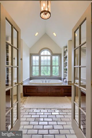 94 LEAMAN RD, Lancaster, PA 17603