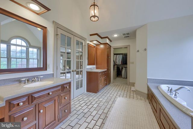 94 LEAMAN RD, Lancaster, PA 17603