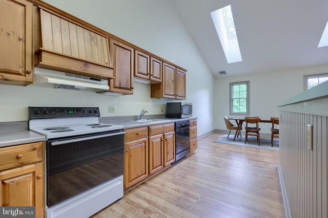 94 LEAMAN RD, Lancaster, PA 17603