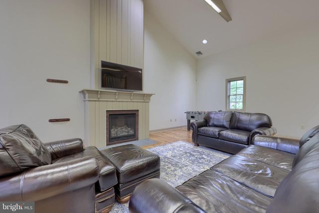 94 LEAMAN RD, Lancaster, PA 17603