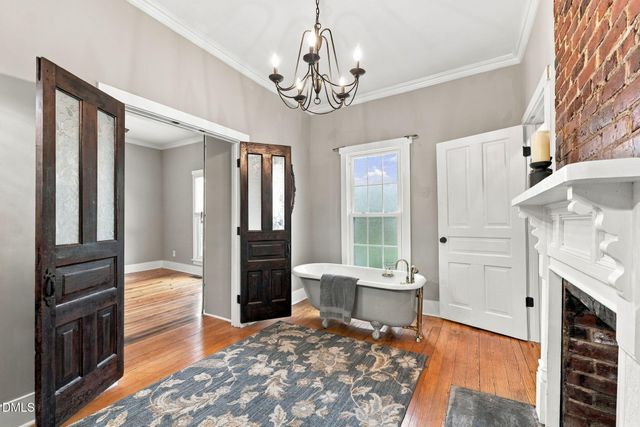 1406 E Main Street, Graham, NC 27253