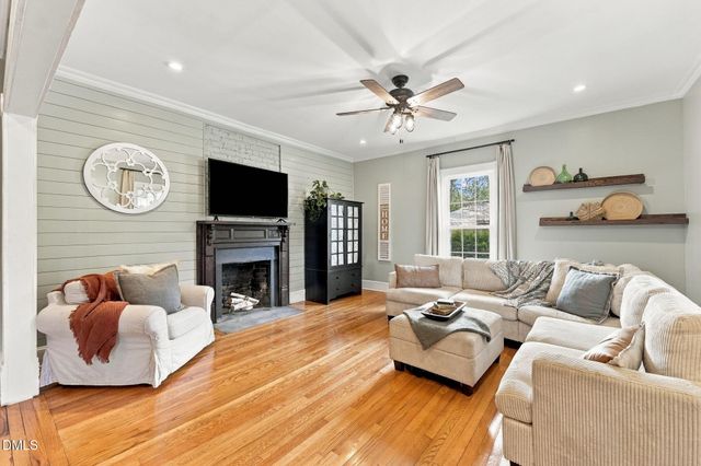 1406 E Main Street, Graham, NC 27253