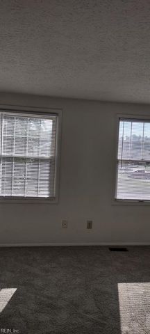 1411 Peabody DR, Hampton, VA 23666