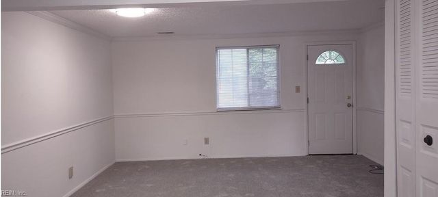 1411 Peabody DR, Hampton, VA 23666