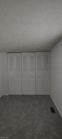 1411 Peabody DR, Hampton, VA 23666