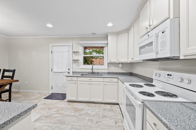 17 Eisenhower Drive, Greenville, SC 29607