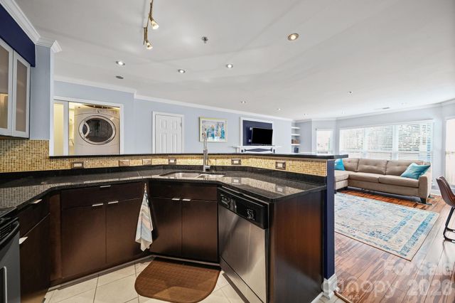 517 N Graham Street 2F, Charlotte, NC 28202