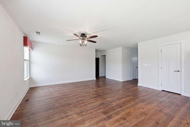 301 RUSHBROOK RD, Martinsburg, WV 25403