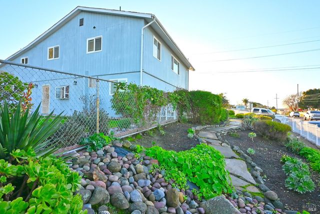 465 Linda Dr, San Pablo, CA 94806