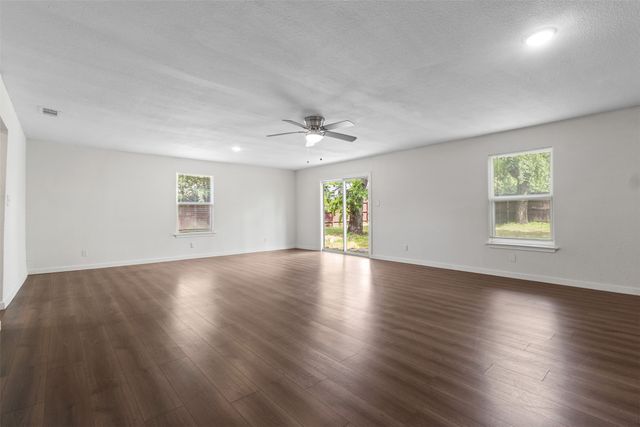 431 W Texas Street, Denison, TX 75020