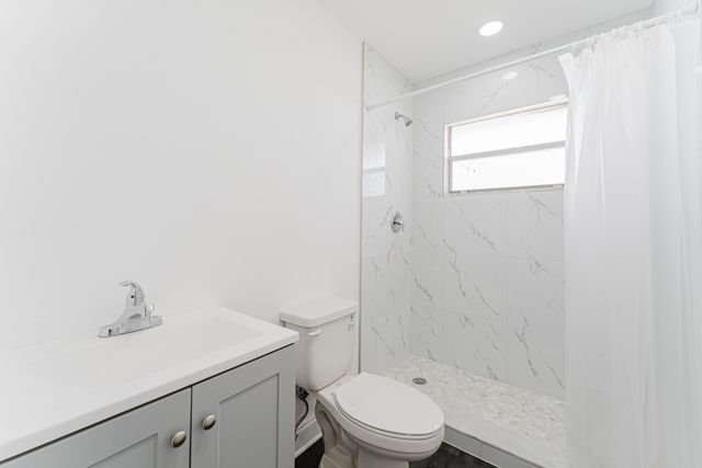 233 Brittany F, Delray Beach, FL 33446