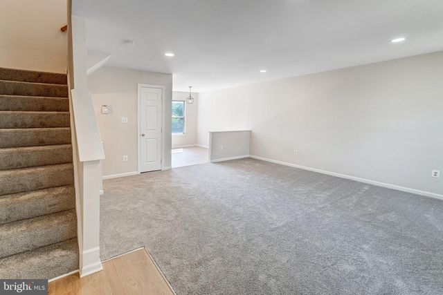 6489 MCCOY RD, Centreville, VA 20121