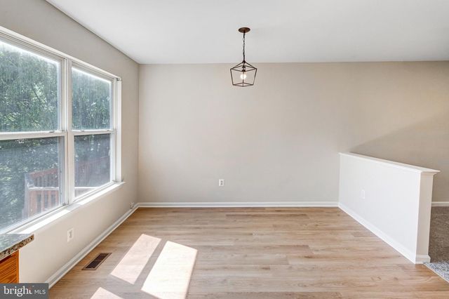 6489 MCCOY RD, Centreville, VA 20121