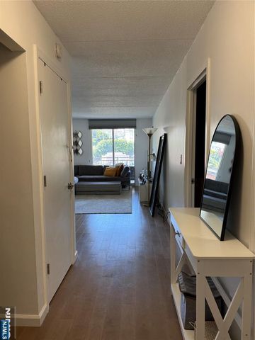 1055 River Road 504, Edgewater, NJ 07020