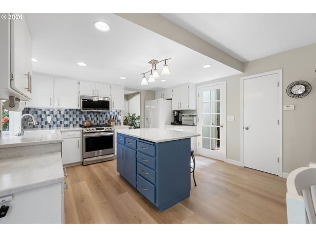 12207 Sw MILLVIEW Ct, Tigard, OR 97223