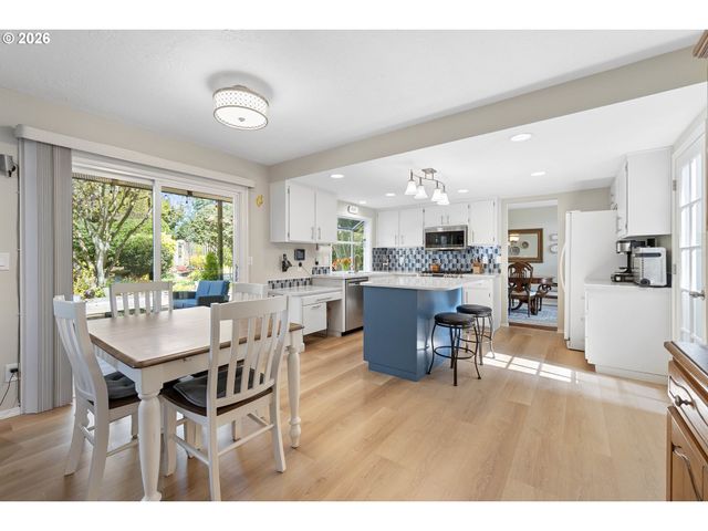 12207 Sw MILLVIEW Ct, Tigard, OR 97223