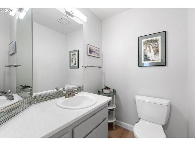 12207 Sw MILLVIEW Ct, Tigard, OR 97223