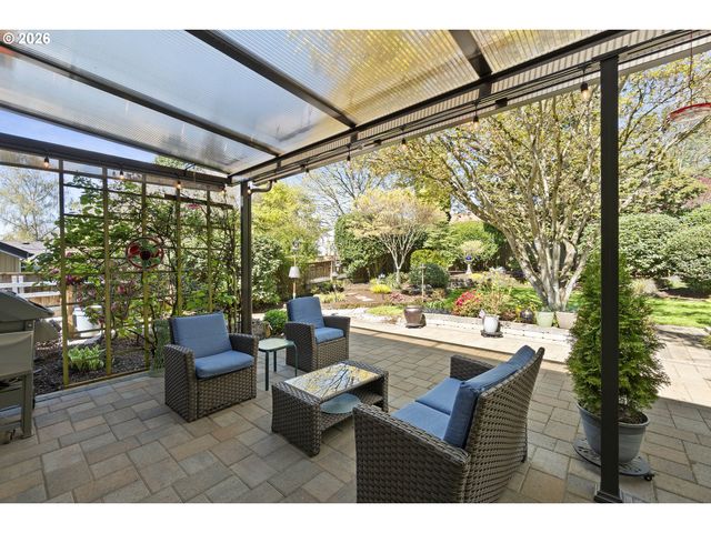 12207 Sw MILLVIEW Ct, Tigard, OR 97223