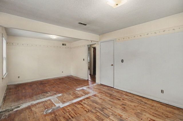 612 Greenlawn Street, Ypsilanti Twp, MI 48198