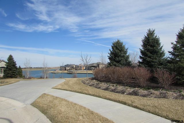 11821 N 175 Circles, Bennington, NE 68007