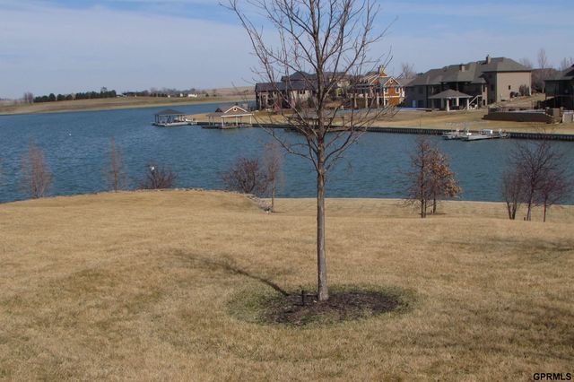 11821 N 175 Circles, Bennington, NE 68007