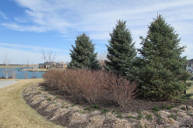 11821 N 175 Circles, Bennington, NE 68007