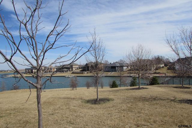 11821 N 175 Circles, Bennington, NE 68007