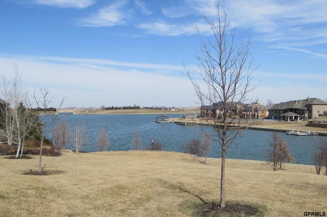 11821 N 175 Circles, Bennington, NE 68007