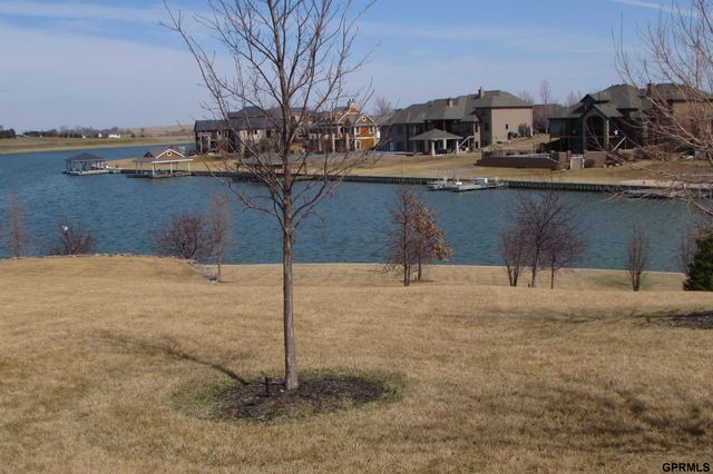 11821 N 175 Circles, Bennington, NE 68007