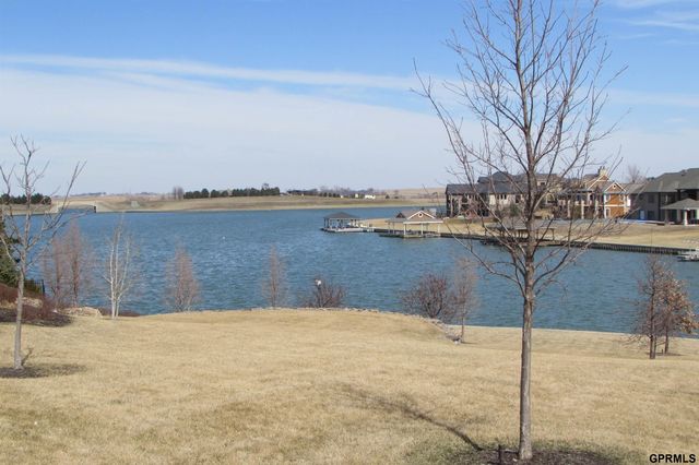 11821 N 175 Circles, Bennington, NE 68007