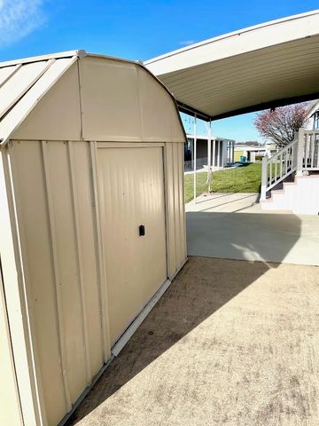 767 Cloverleaf Cir, Salem Twp, PA 15626