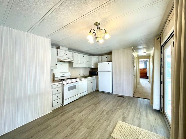 767 Cloverleaf Cir, Salem Twp, PA 15626